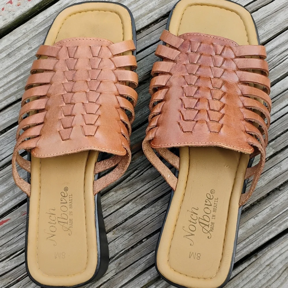 Notch Above Leather Upper Flats Sandals Brown Sz 8M Women's Open Toe Brazil